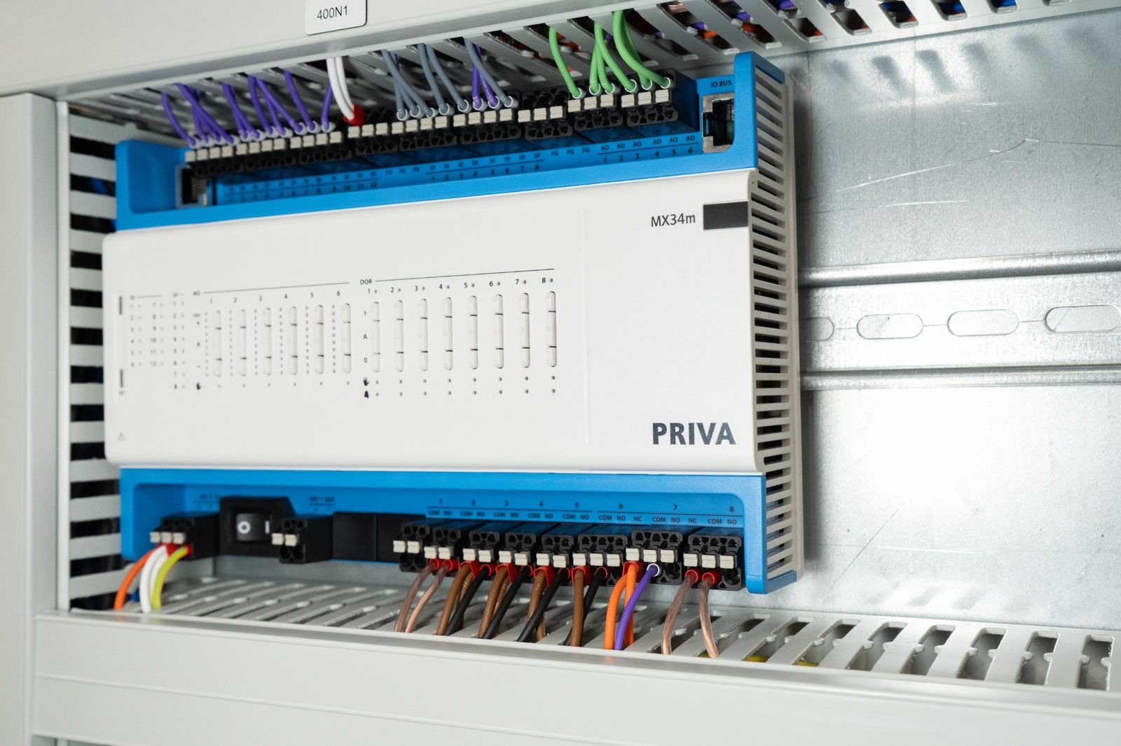 Priva regelautomatisering in een professioneel gebouwde regelkast